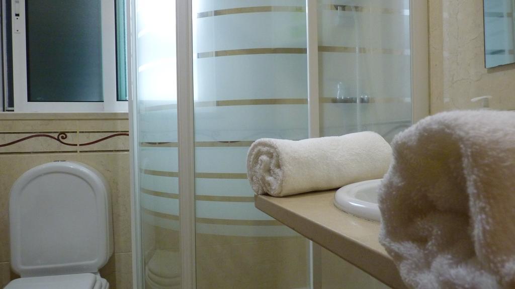 Azores Holidays House -B&B - Suites - Self Check-In Keyboard 蓬塔德尔加达 外观 照片