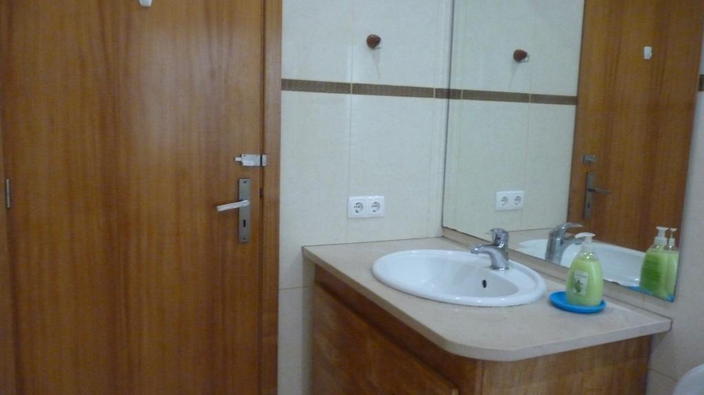 Azores Holidays House -B&B - Suites - Self Check-In Keyboard 蓬塔德尔加达 外观 照片