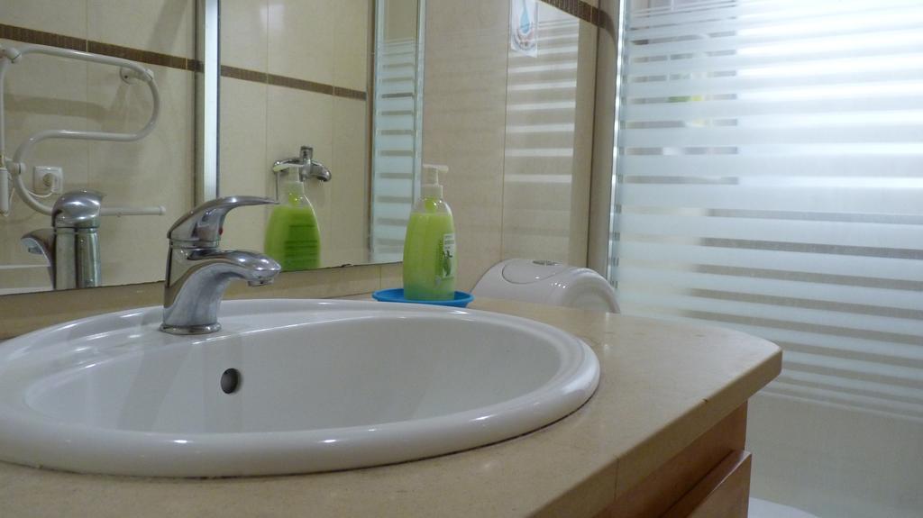 Azores Holidays House -B&B - Suites - Self Check-In Keyboard 蓬塔德尔加达 外观 照片