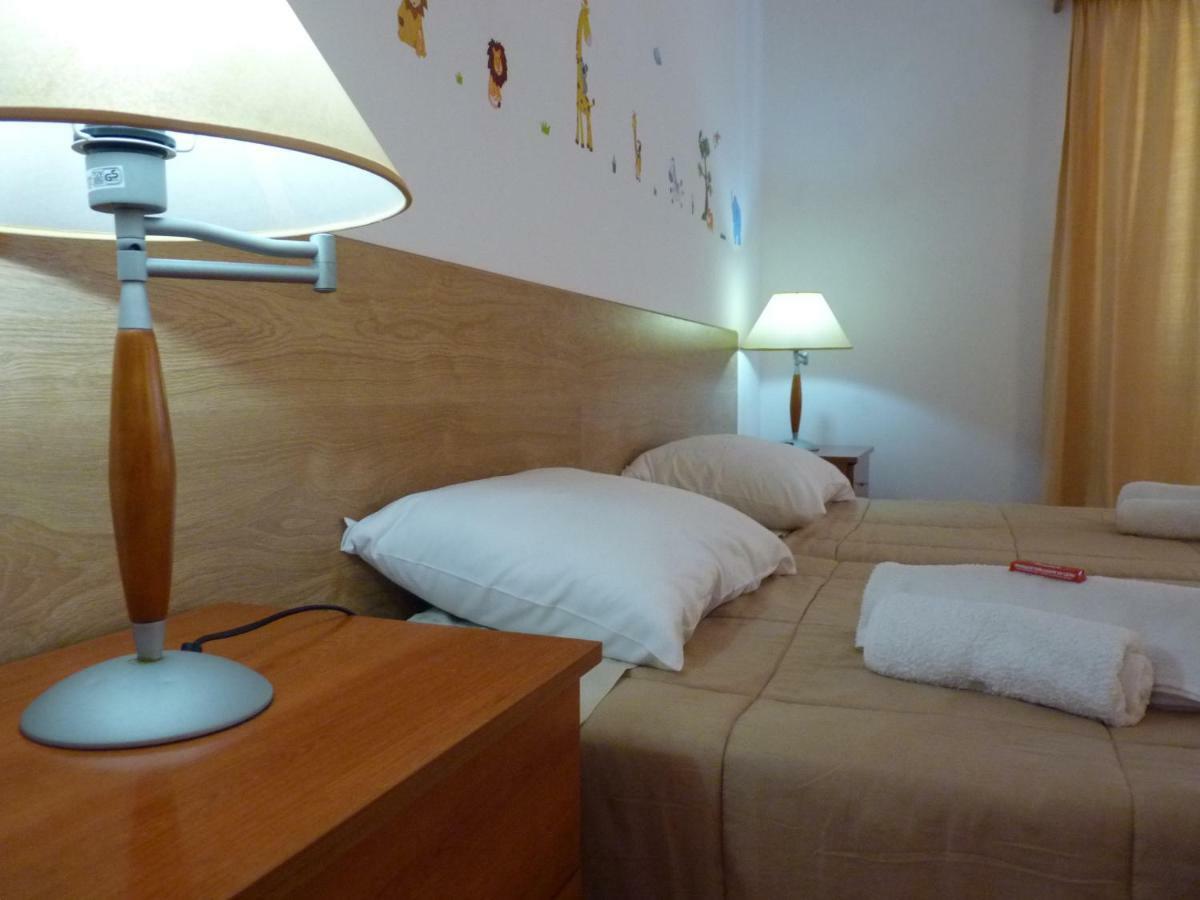 Azores Holidays House -B&B - Suites - Self Check-In Keyboard 蓬塔德尔加达 外观 照片